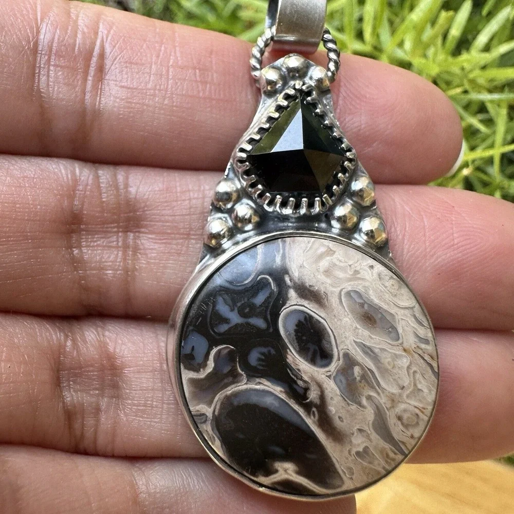 Cheri Rossman Pendant 1.75 Inch Petrified Palm Root Onyx 925 Sterling 11.2g‎ USA